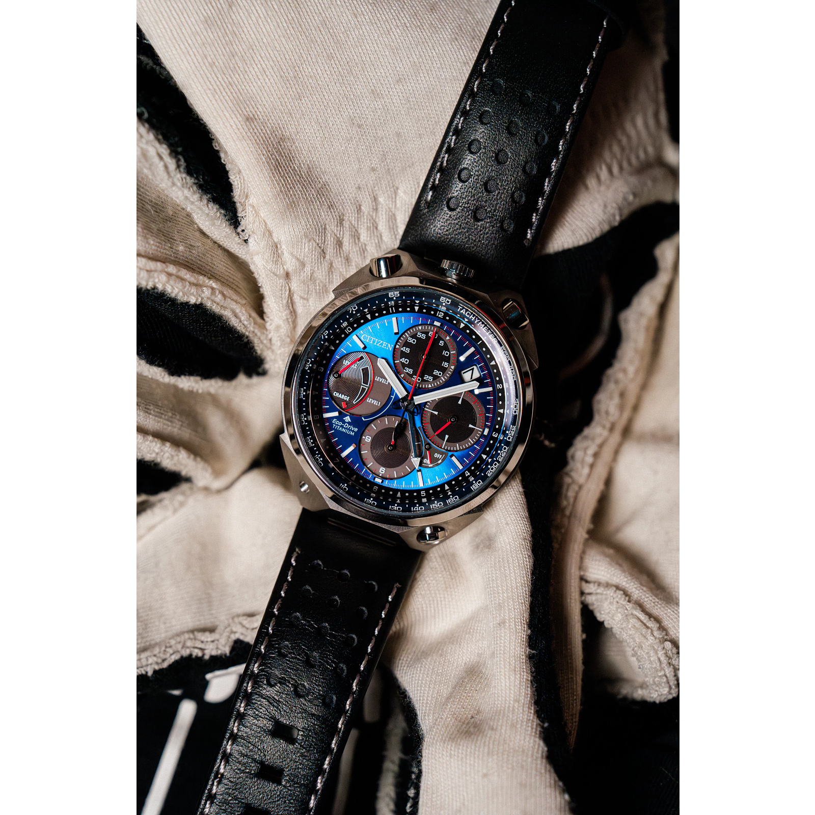 Reloj Citizen Promaster Tsuno Chronograph Racer edición especial movimiento artesanal AV0088-01L | Elegancia Relojeria